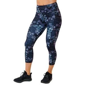 CVG Onyx Abstract Skull Capri Leggings